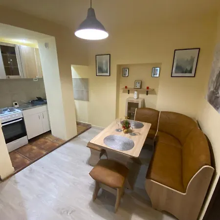 Republicii Apartment Апартаменти Брашов